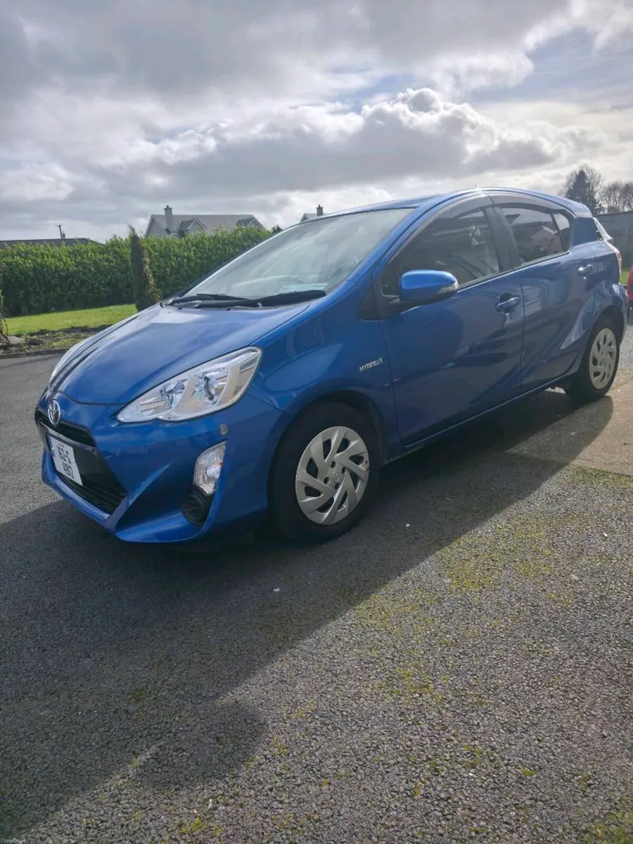 TOYOTA AQUA 2016 - Image 2