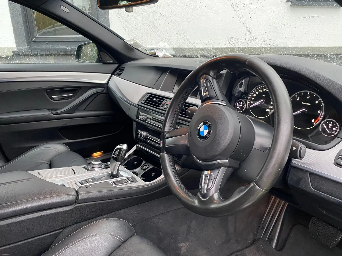 BMW 5-Series 2015 - Image 2