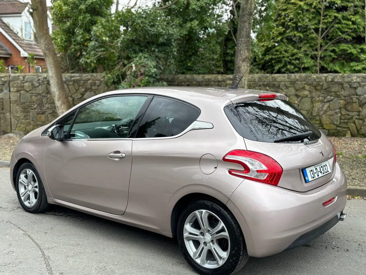 Peugeot 208 Allure *NEW NCT* - Image 2