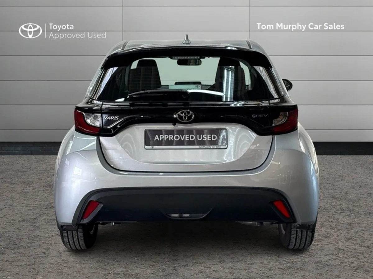 Toyota Yaris LUNA HYBRID - 2 YEAR FREE SERVICE PLA - Image 4