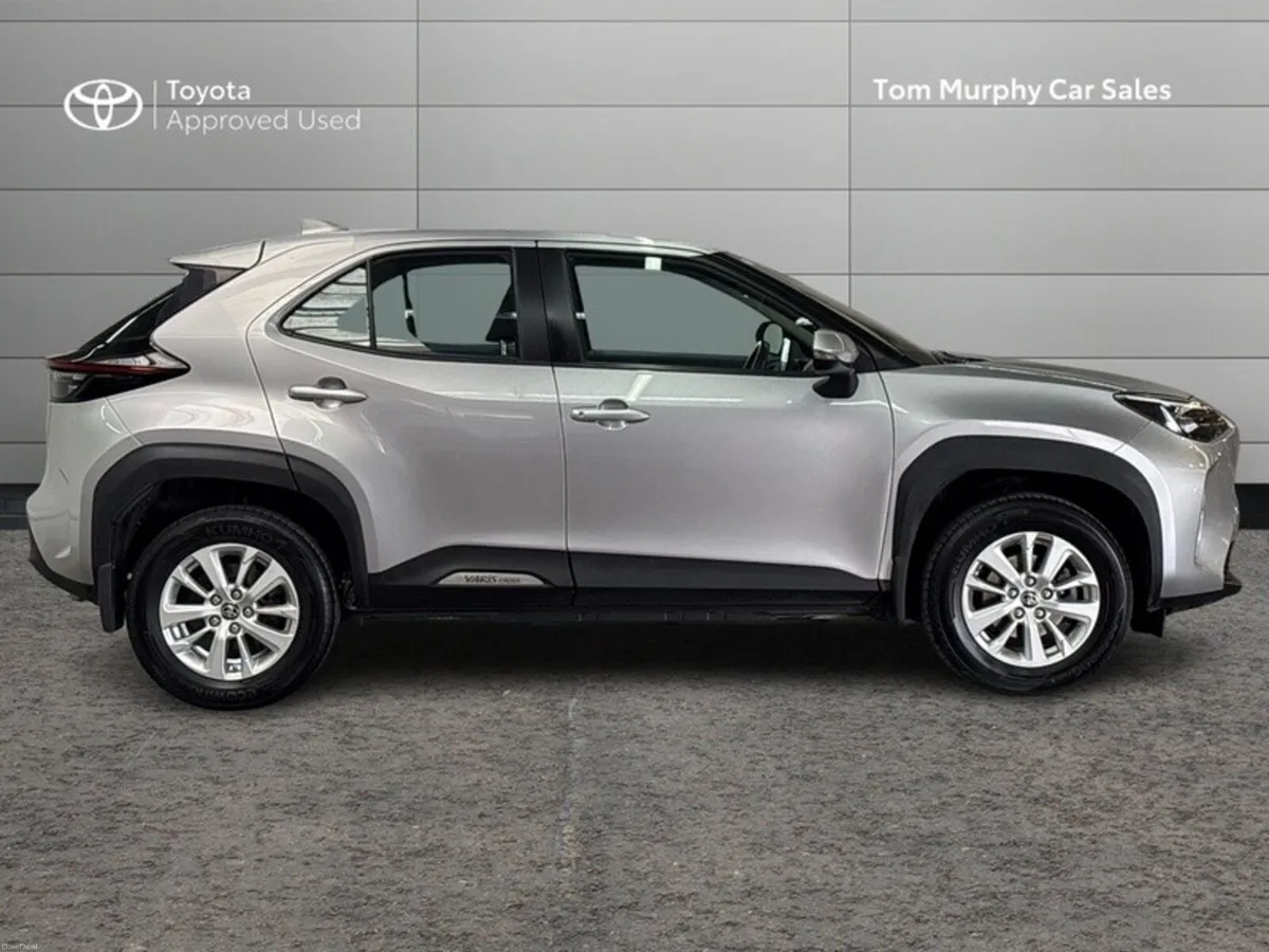 Toyota Yaris Cross 1.5 LUNA HYBRID - ONE OWNER - F - Image 3