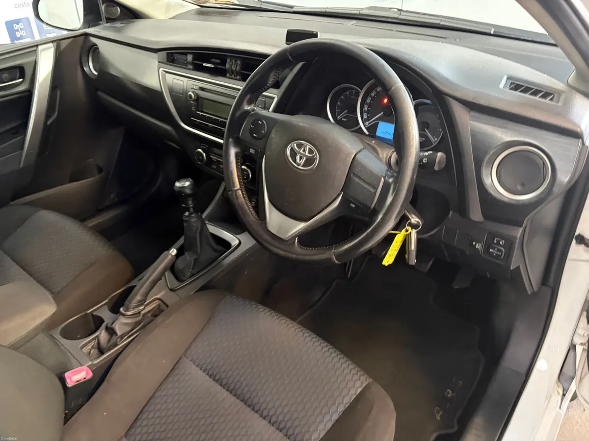Toyota Auris 2015. 1.4 D4D  AURA - Image 2