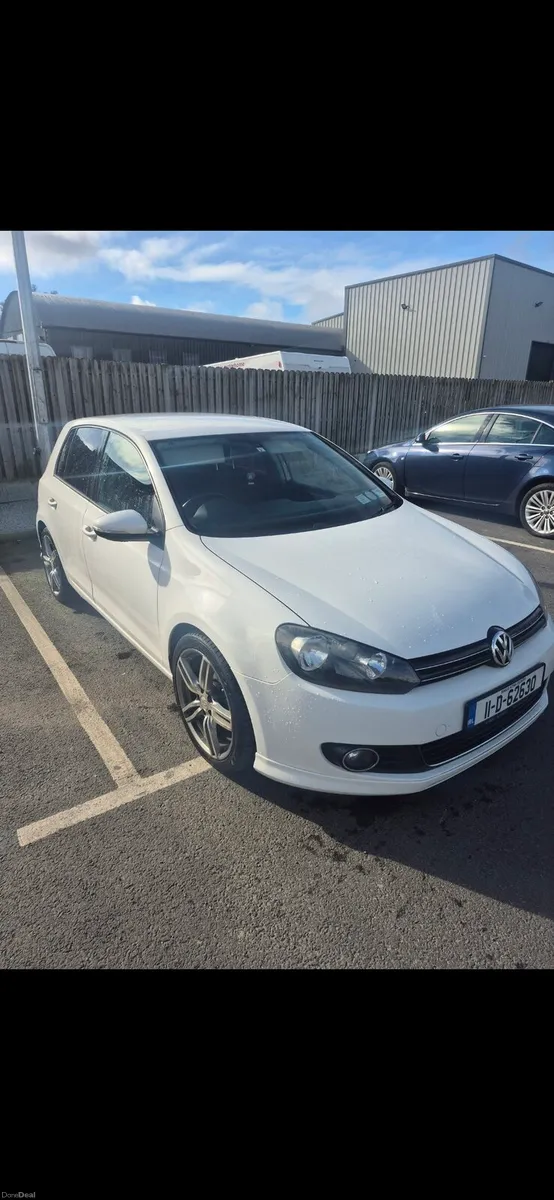 Volkswagen Golf 2011 - Image 2
