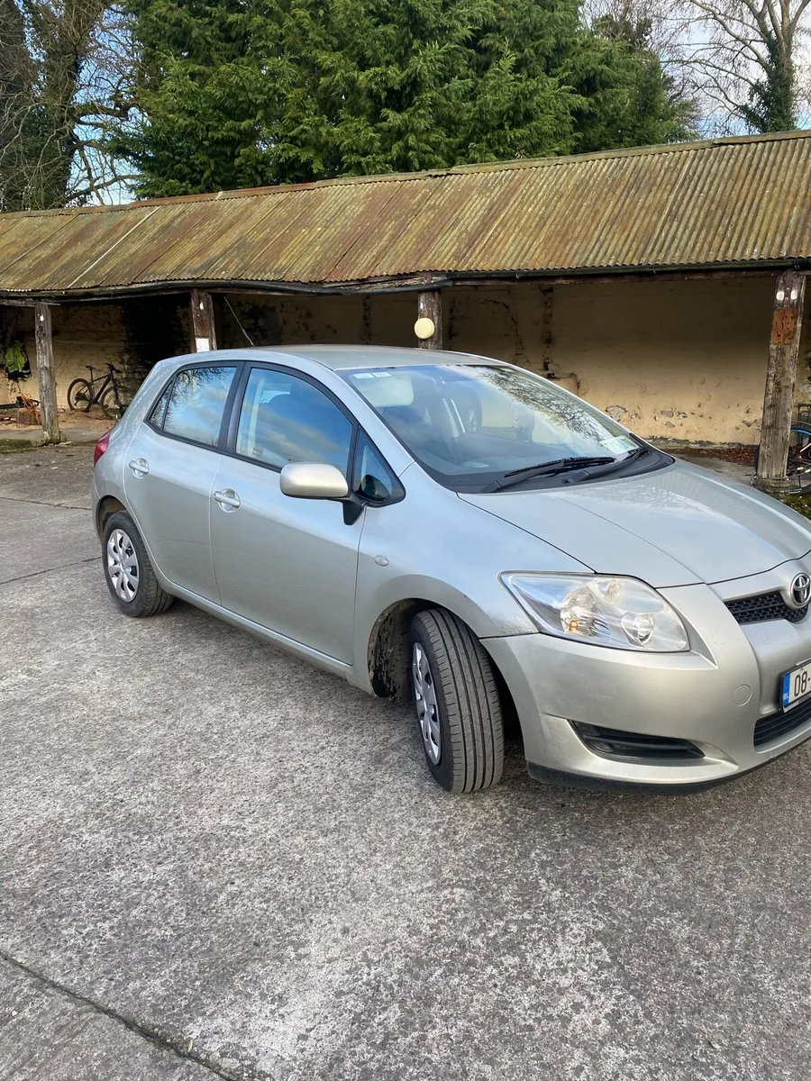 08 Toyota Auris 1.4 D4D Terra - Image 1