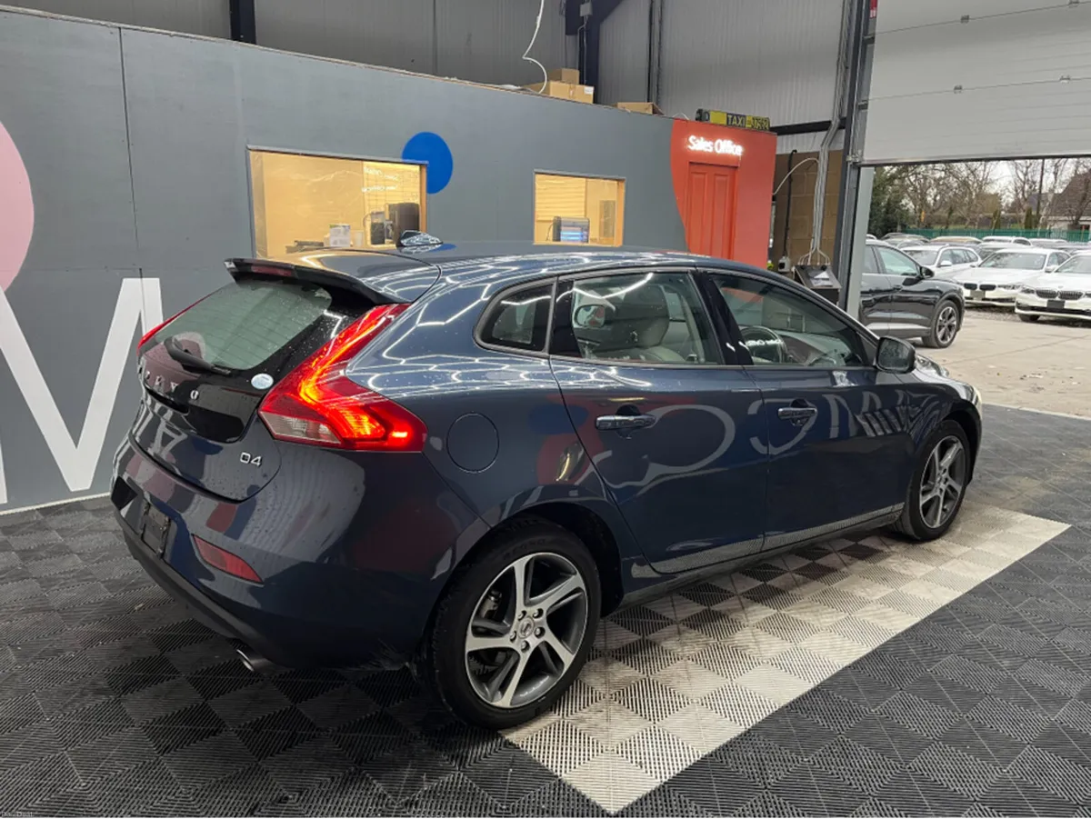 Volvo V40 €16950 2018 VOLVO V40 D4 MOMENTUM 2.0 AU - Image 2