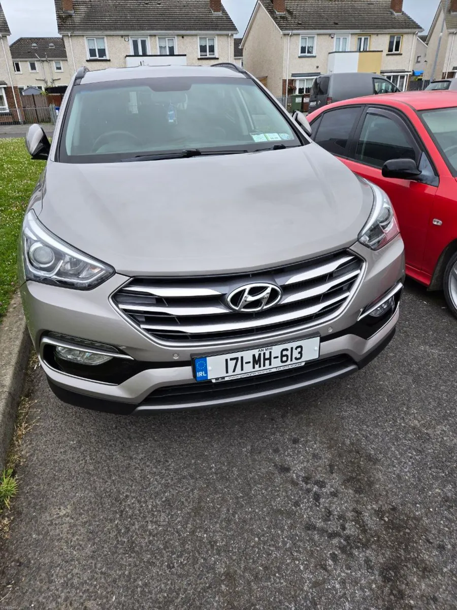 HYUNDAI SANTA FE - Image 1