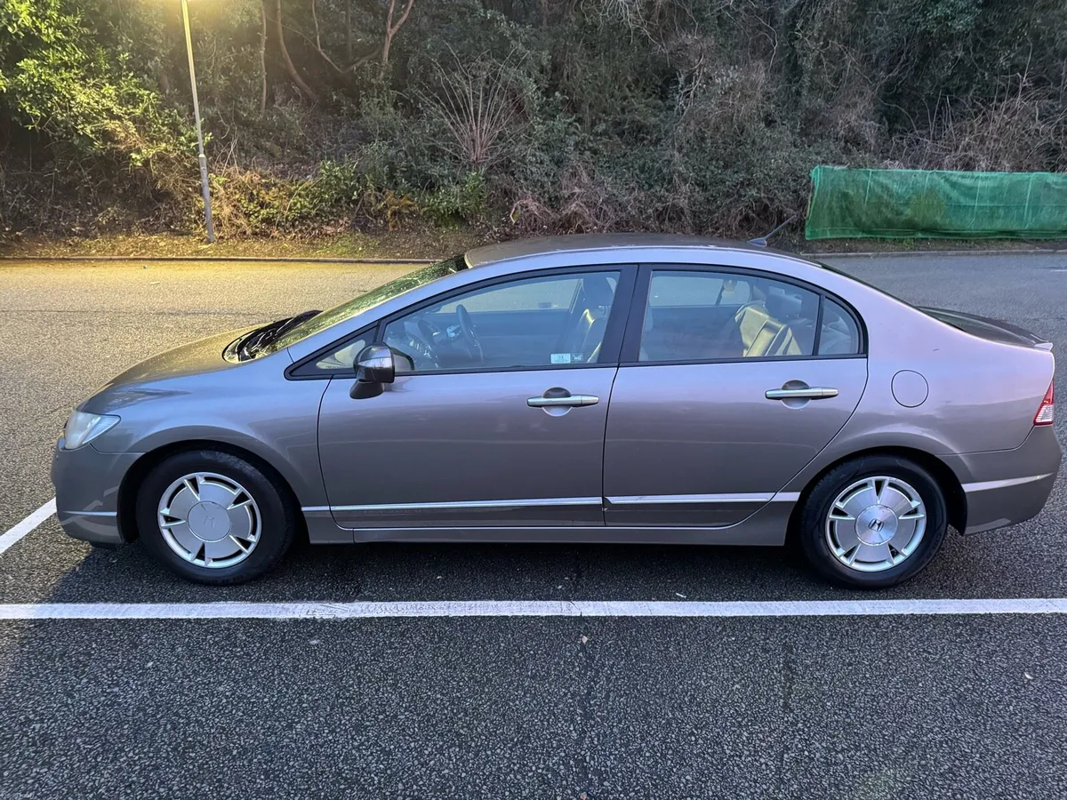 Honda Civic Saloon 2009 Petrol/Automatic/Hybrid - Image 4
