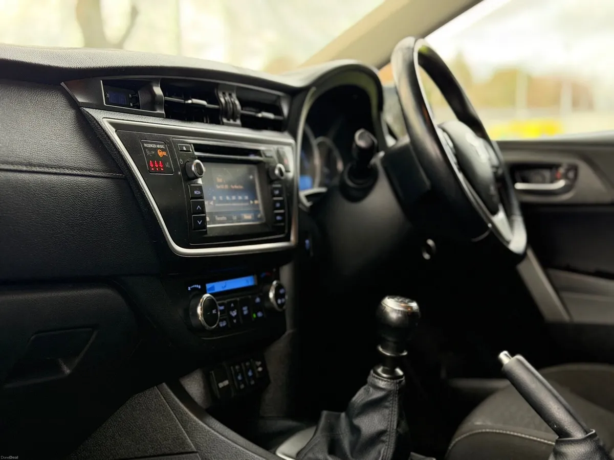 2015 Toyota Auris 1.4 tdi Excellent condition ⭐️ - Image 4