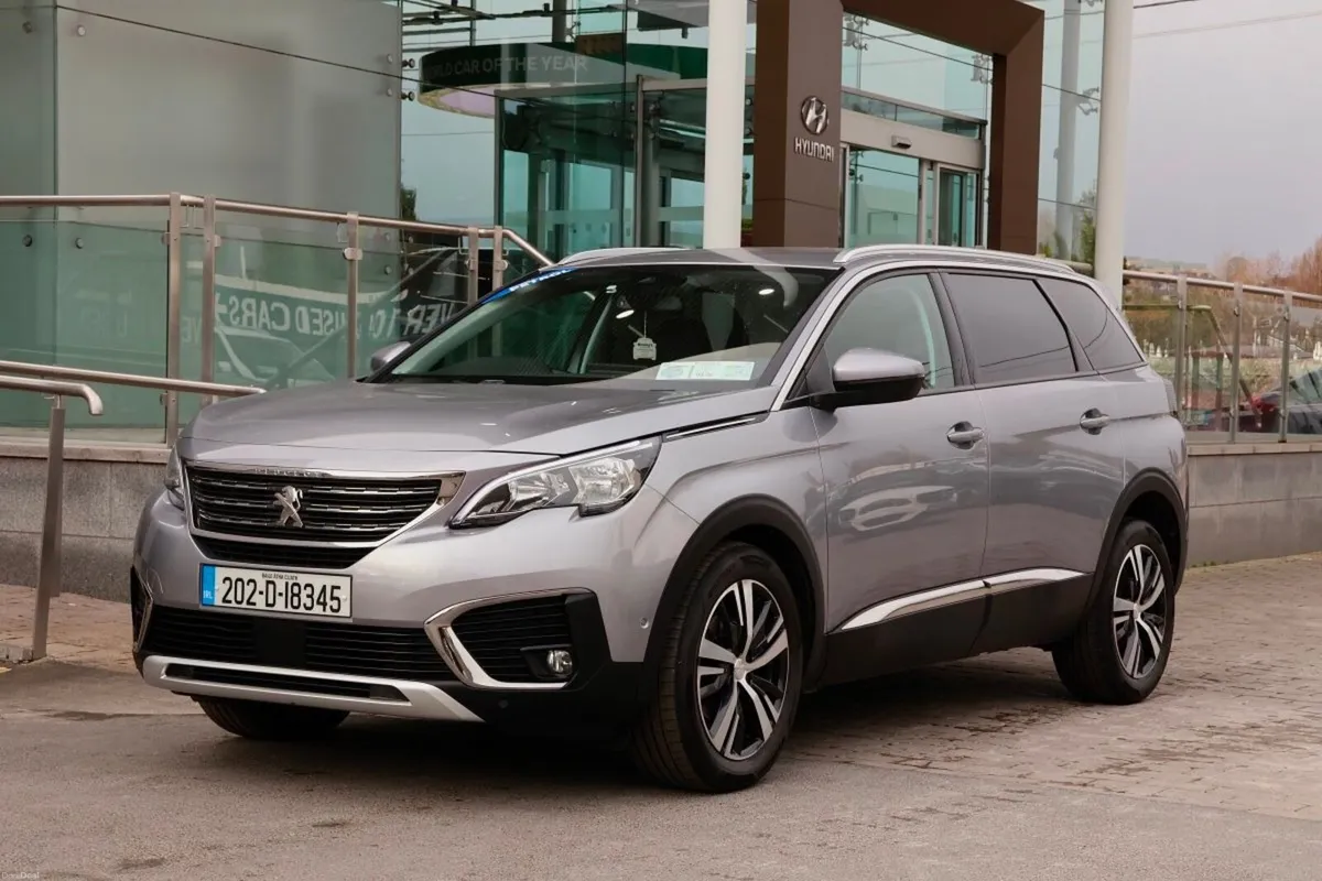 Peugeot 5008 1.2 PureTech 130bhp Allure - Image 1