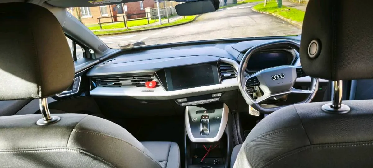 Audi Q4 e-tron 35 Advance 4DR - Image 2