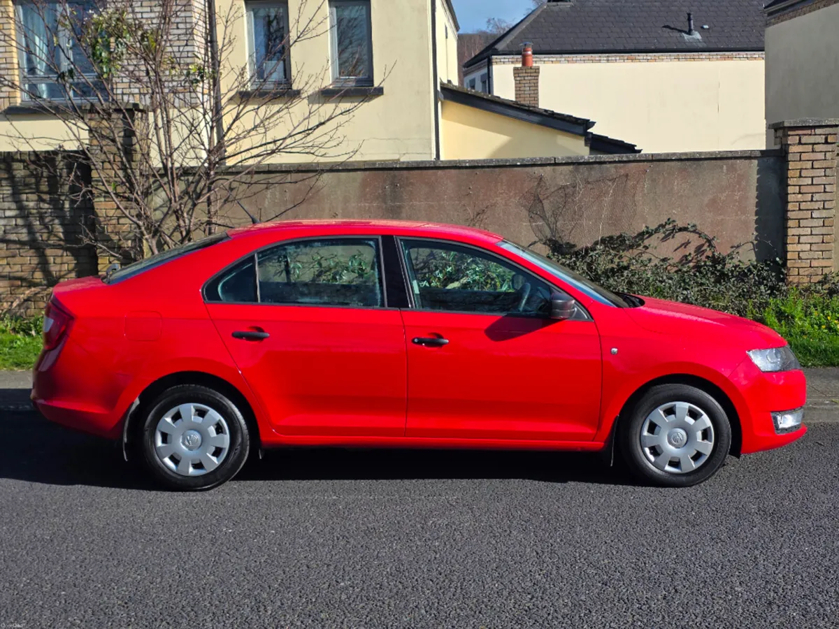 Skoda Rapid Limo Active 1.2mpi 75HP 4DR - Image 2