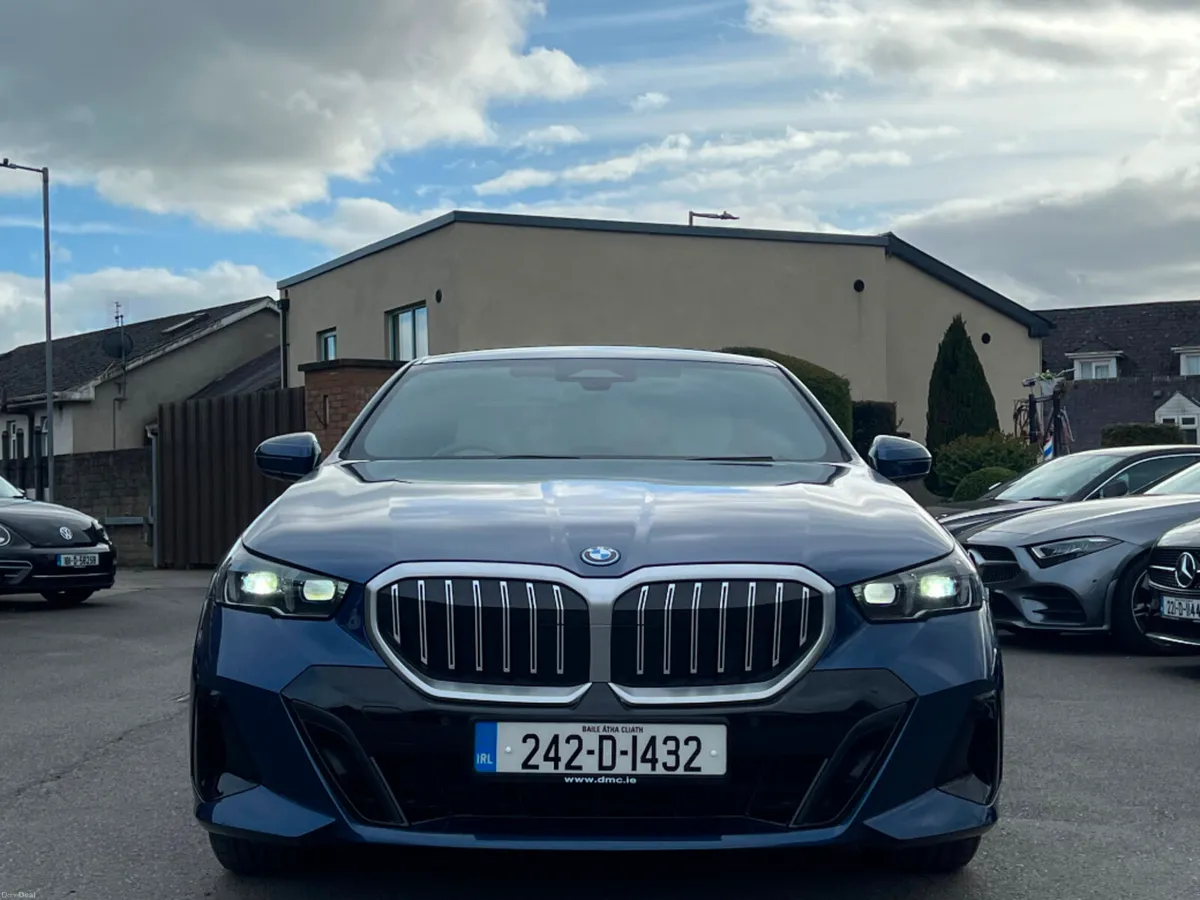 BMW 5-Series 530E M-SPORT AUTO *NEW MODEL & LOW KM - Image 2