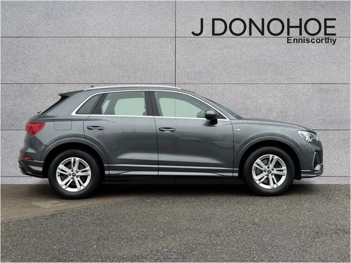 Audi Q3 45 TFSI E S Tronic S line - Image 3