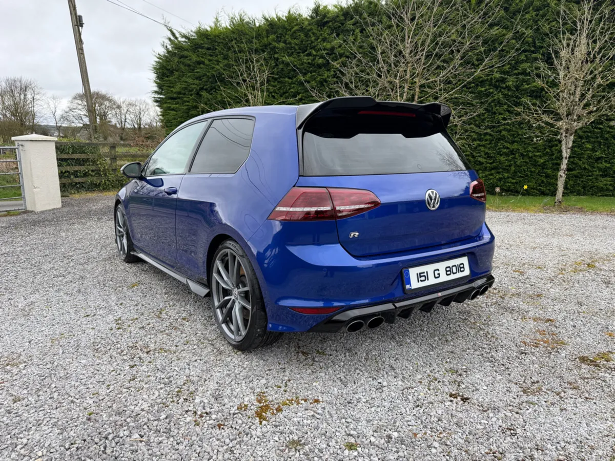 Volkswagen Golf R - Image 4