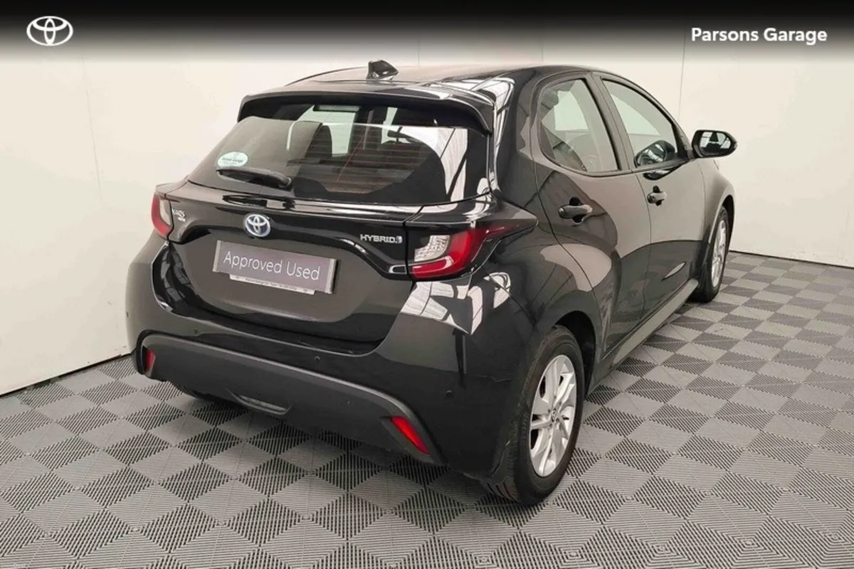 Toyota Yaris HYBRID LUNA 4DR AUTO - Image 2