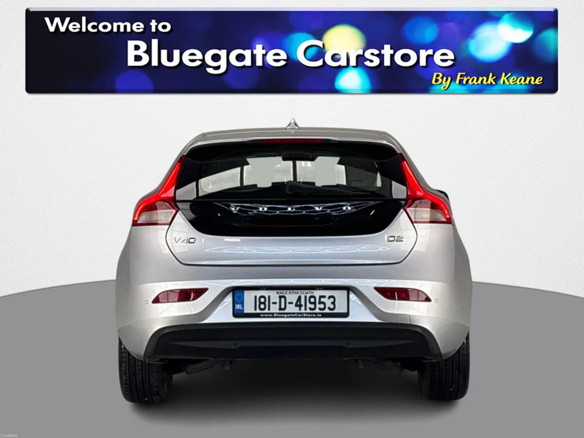 Volvo V40 D2 MOMENTUM AUTO**BLUETTOTH MEDIA**REVER - Image 4
