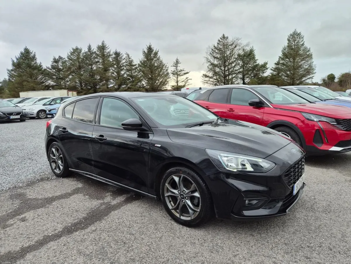 Ford Focus St-line 4DR - Image 1