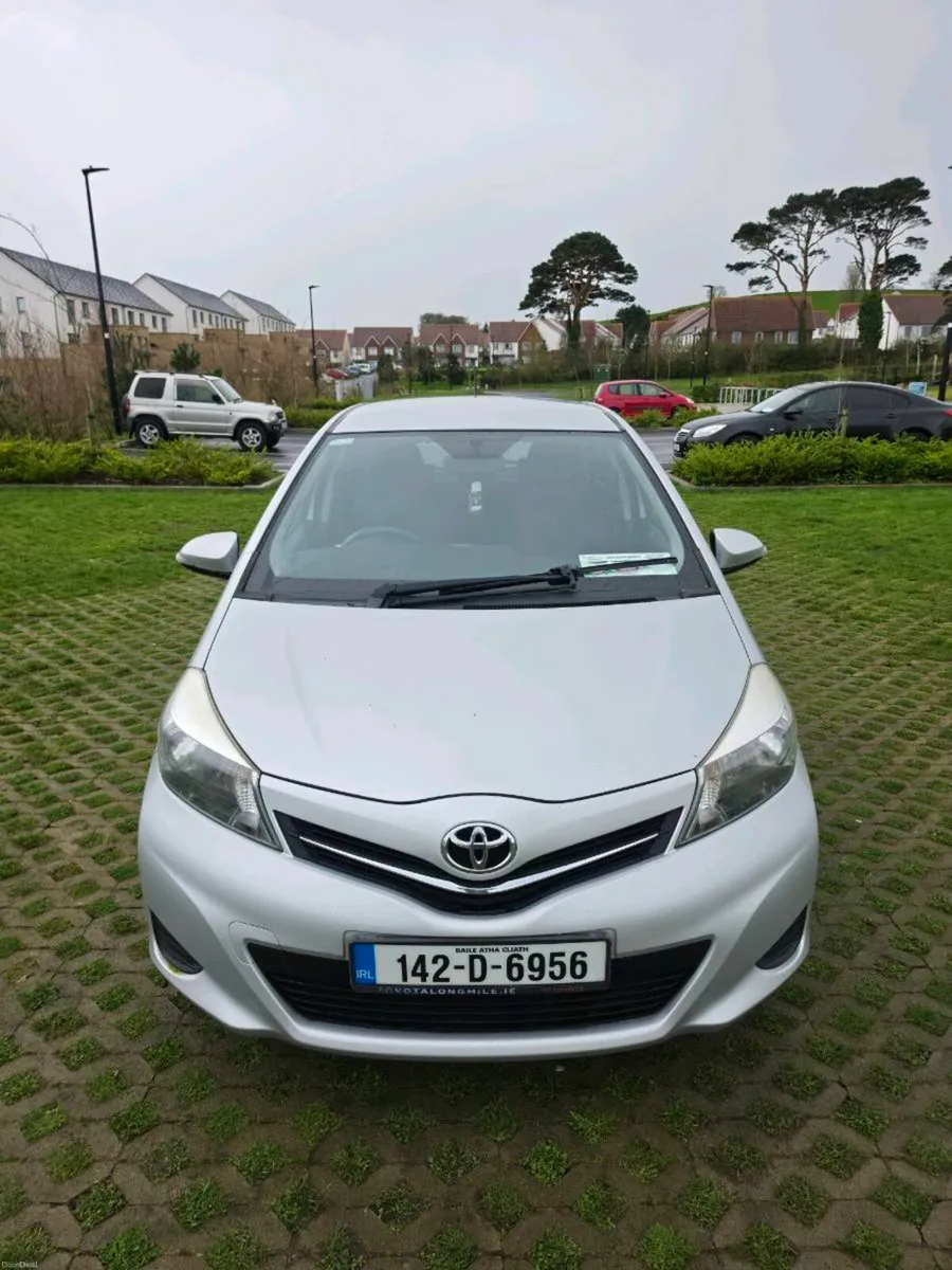 2014 (142) Toyota Yaris - Image 2