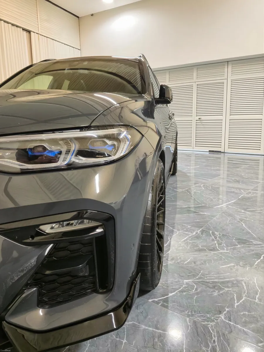 BMW X7 2022 - Image 2