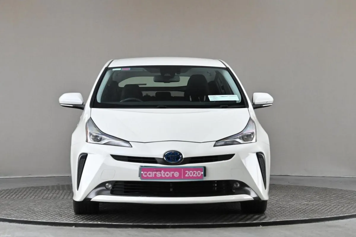 Toyota Prius 1.8 HYBRID LUXURY **SAT NAV**JBL**HUP - Image 2