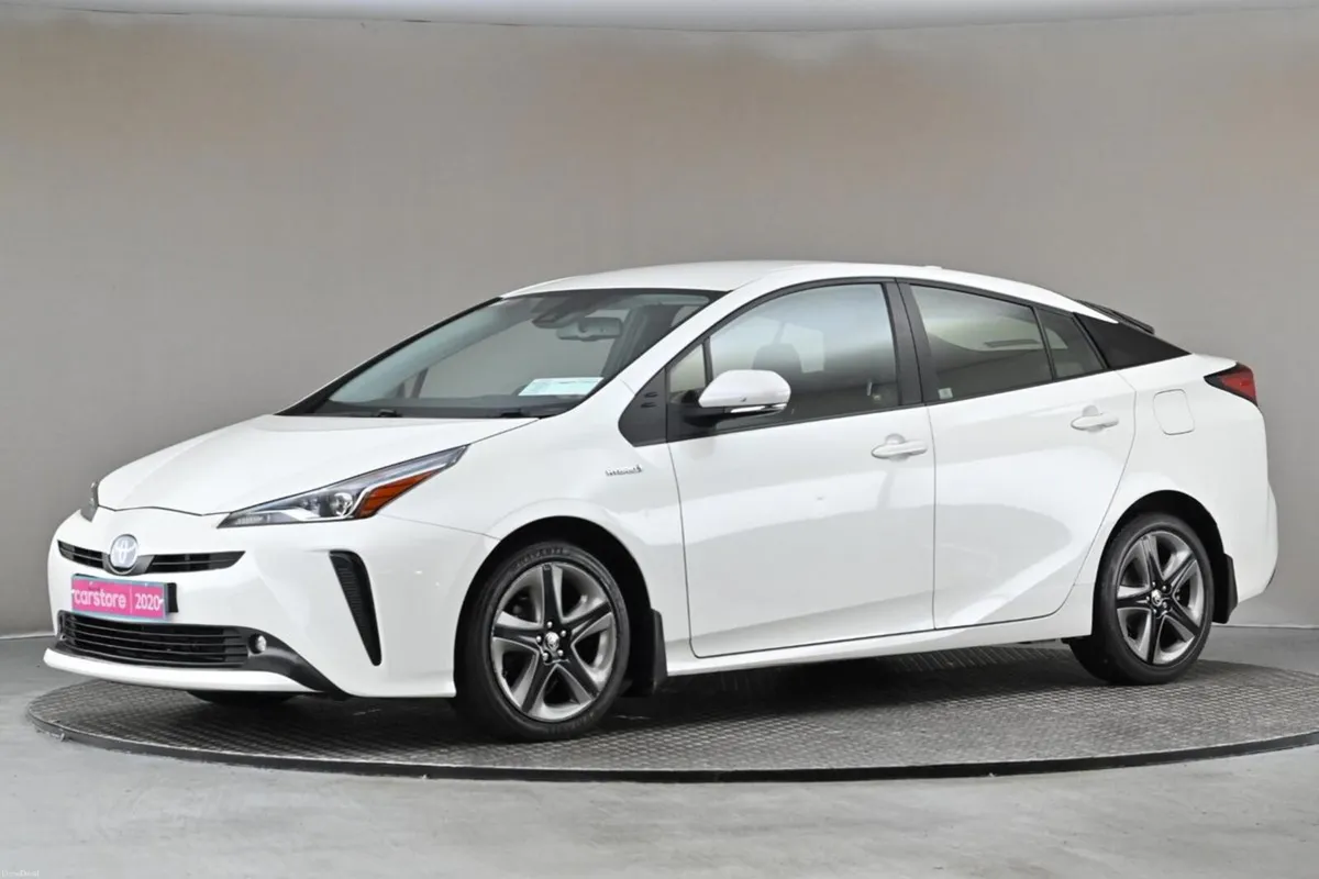 Toyota Prius 1.8 HYBRID LUXURY **SAT NAV**JBL**HUP - Image 4