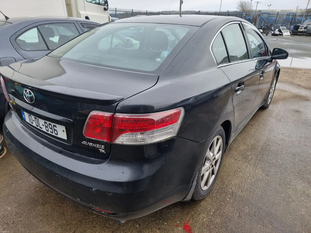 Toyota Avensis 2010 - Image 4