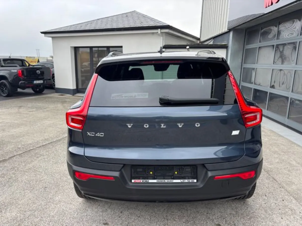 Volvo XC40 RECHARGE T5 R-DESIGN PRO - Image 3