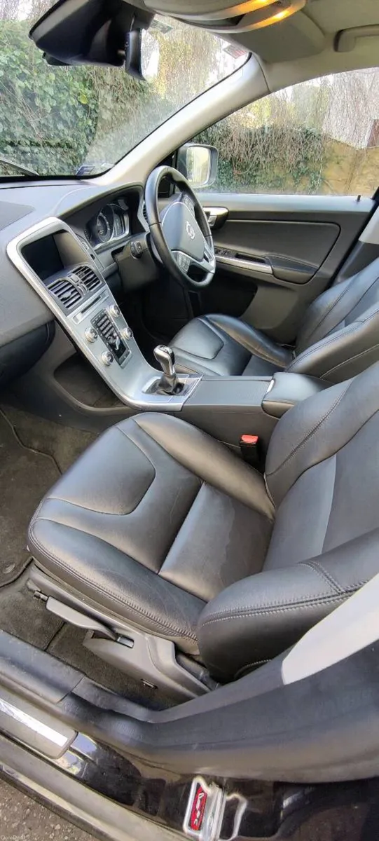 Volvo XC60 - Image 4