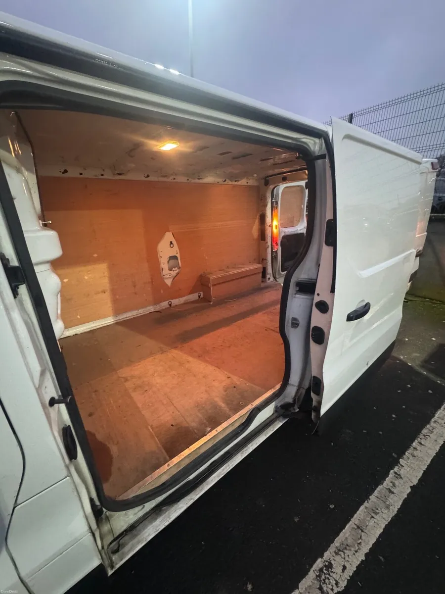 Renault traffic - Image 4