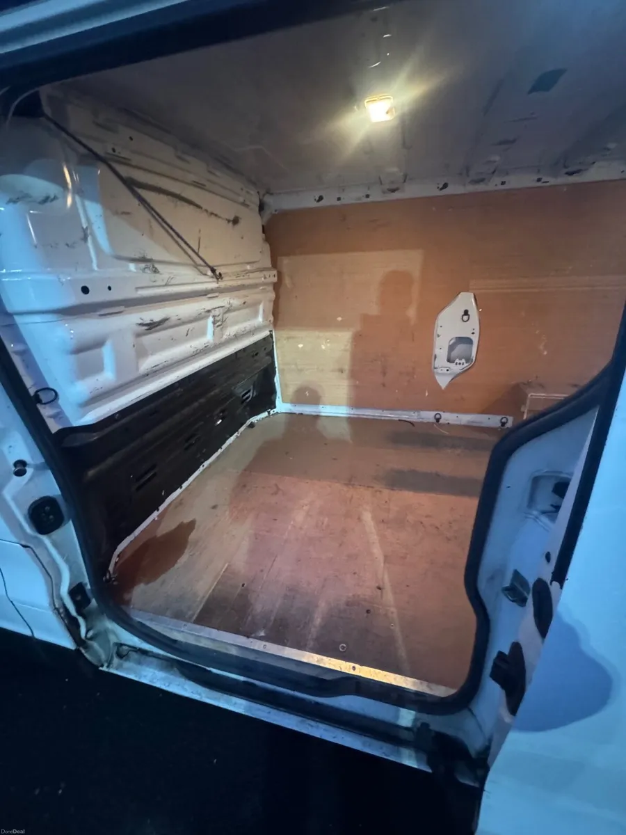 Renault traffic - Image 3