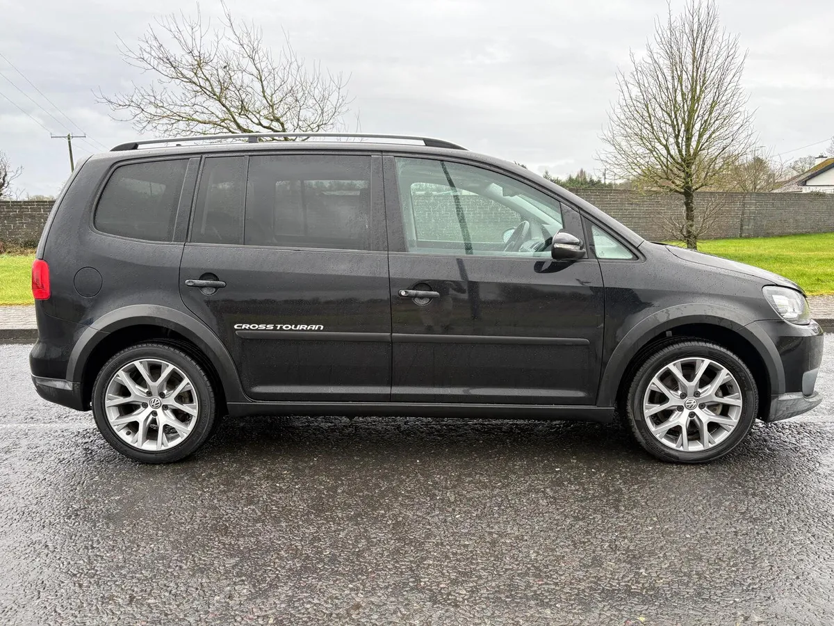 2015 VW Touran Cross 1.4 Petrol Automatic - Image 4
