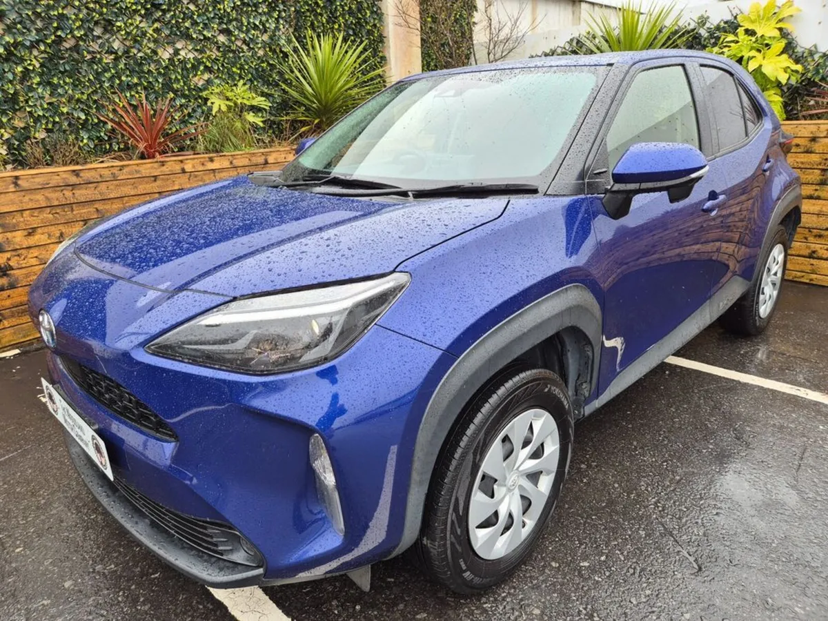 Toyota Yaris Cross 1.5 HYBRID / X / LOW MILEAGE / - Image 1