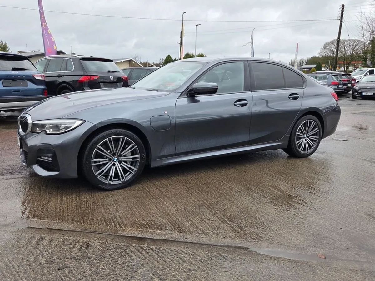 BMW 3-Series 330E M SPORT - Image 4