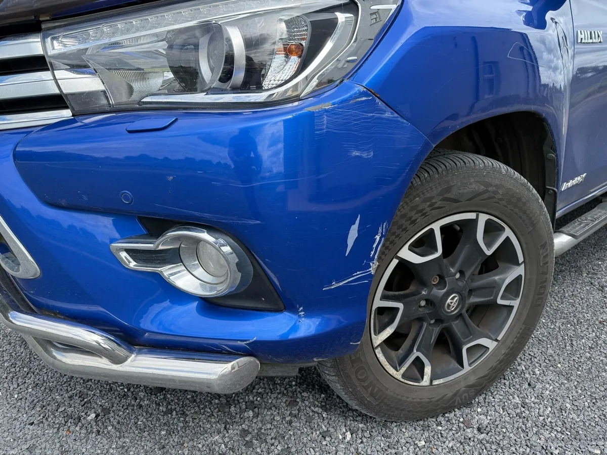 Toyota Hilux Invincible - Image 4