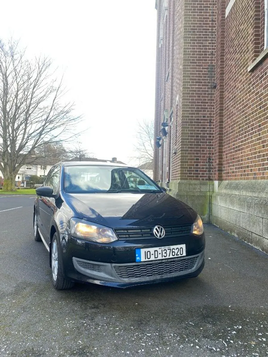 2010 Volkswagen Polo - Image 2