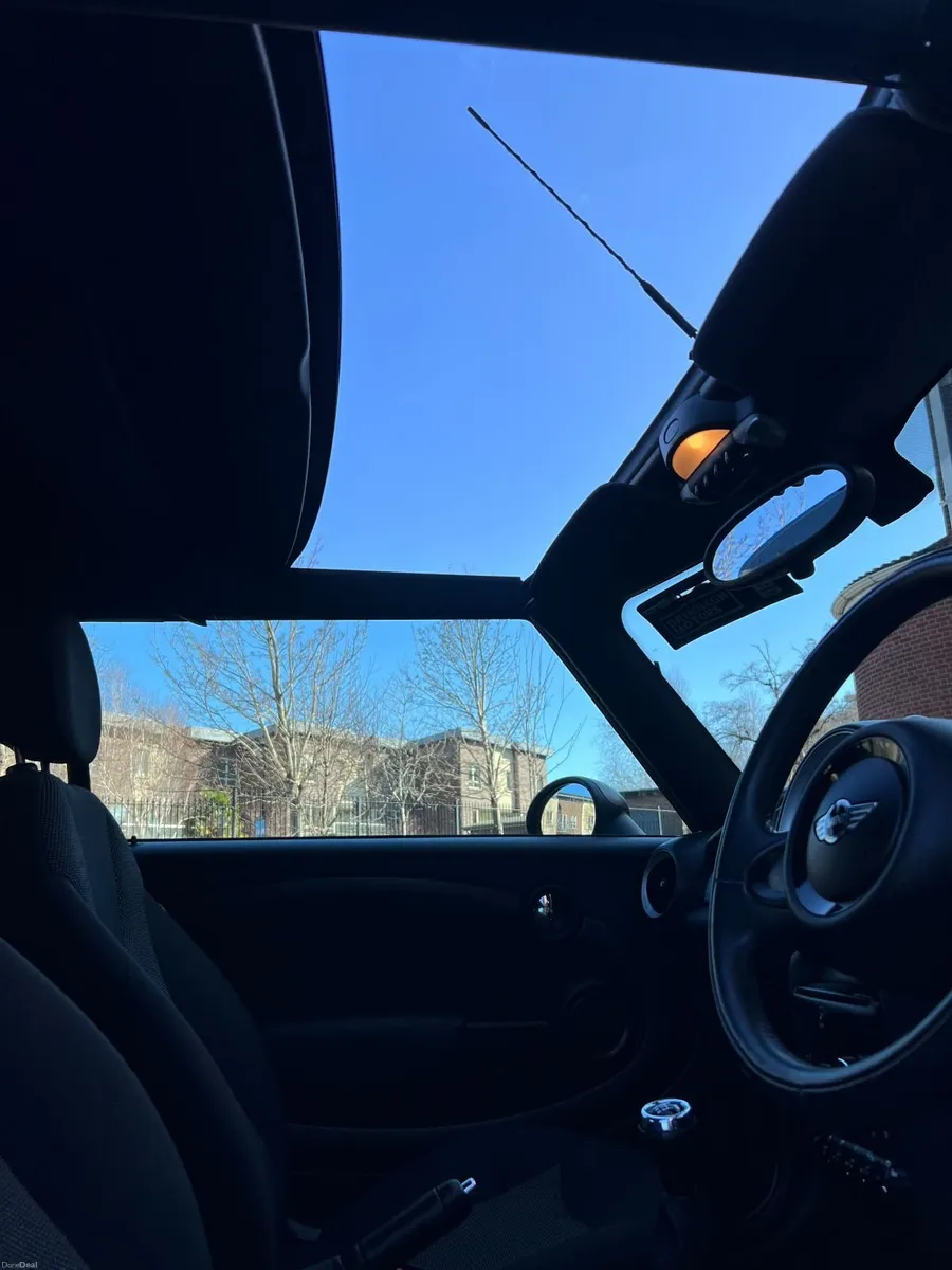Mini Cooper 1.6 Convertible - Image 4