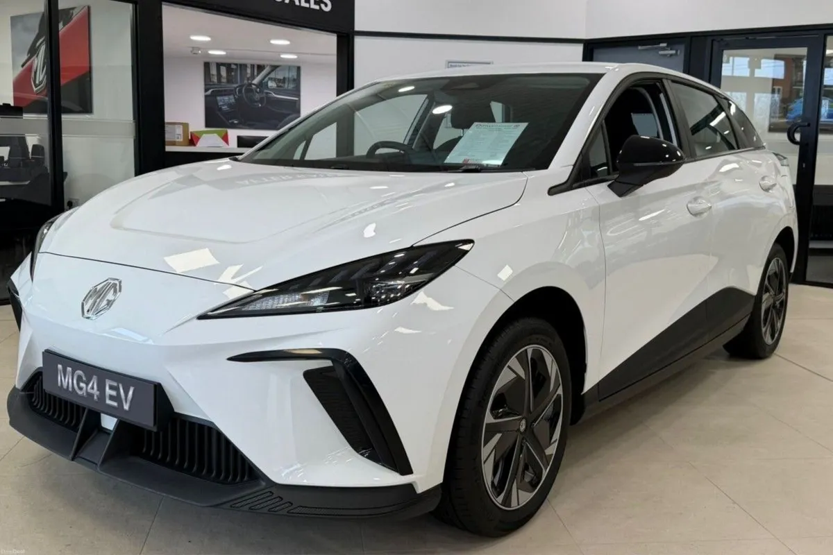 MG MG4 SR Excite *MARCH MADNESS & O% FINANCE* - Image 3
