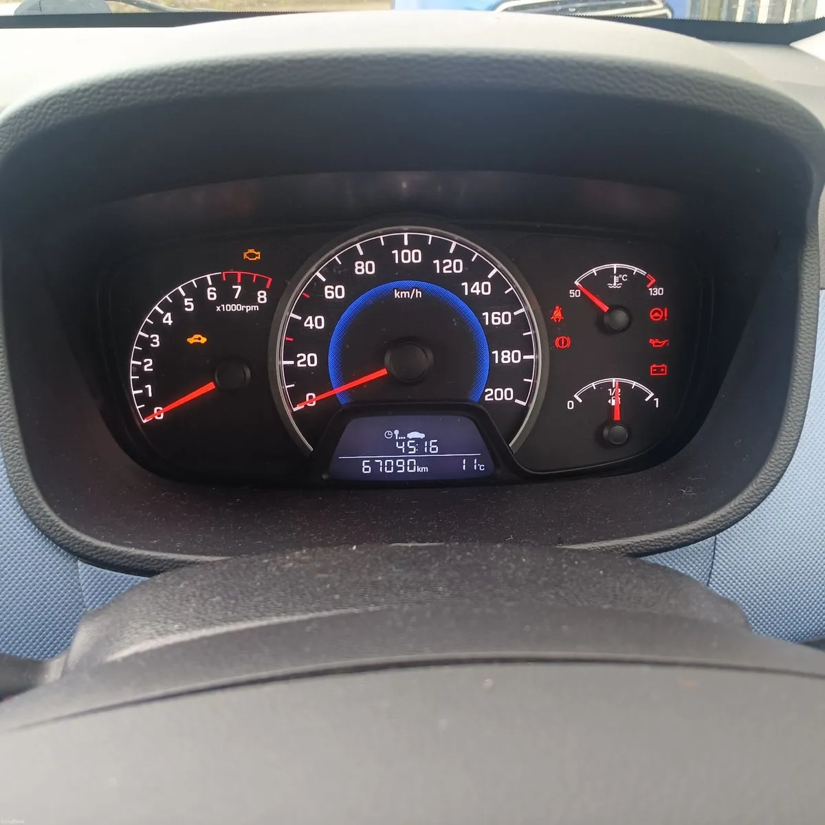 Hyundai i10 2016  Deluxe - Image 3