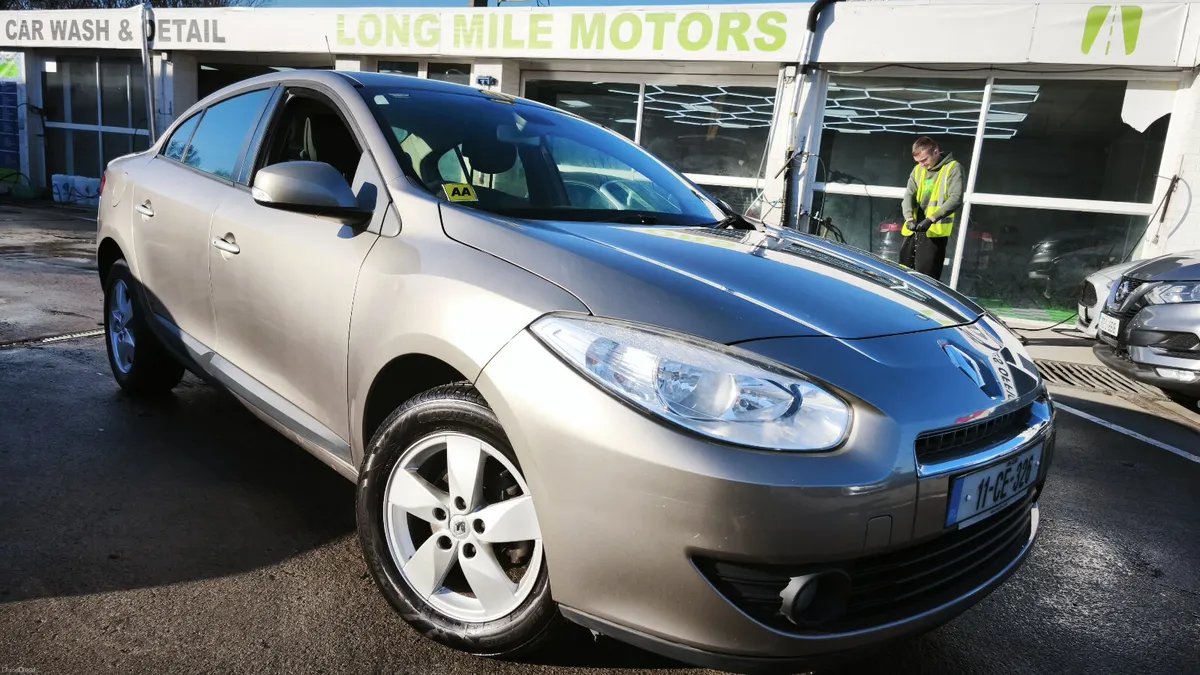 Renault Fluence 2011 Trade car starts and drives - Image 1