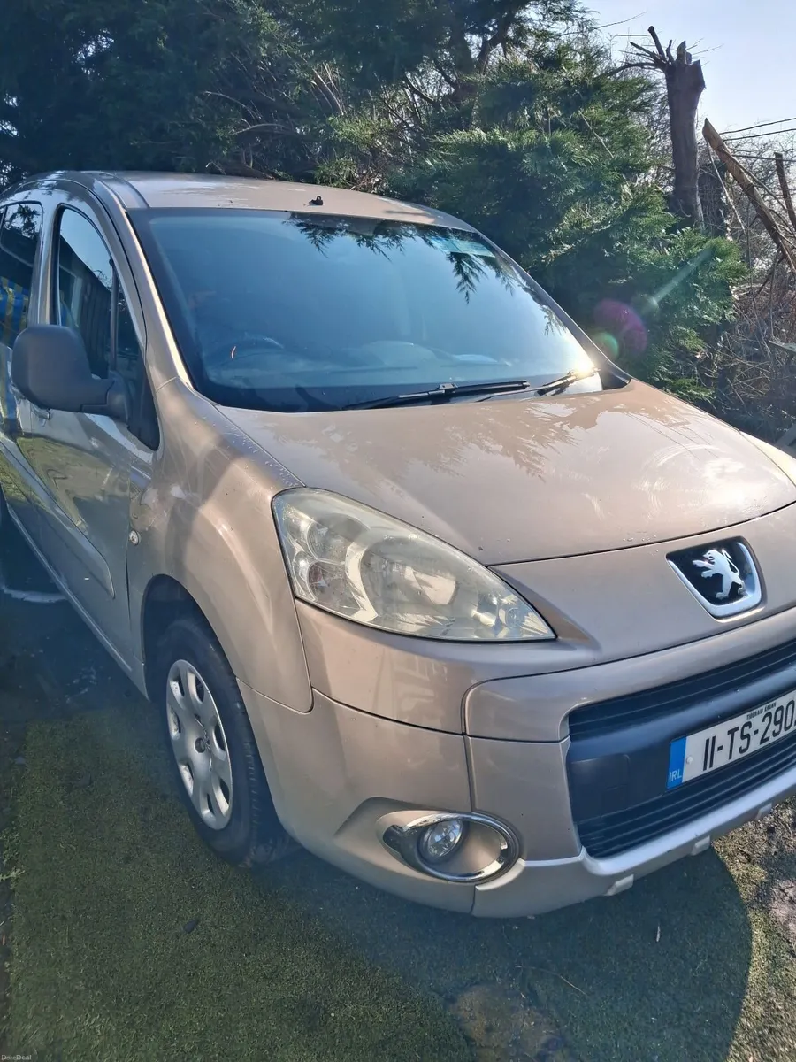 Peugeot Partner Tepee 2011 - Image 1