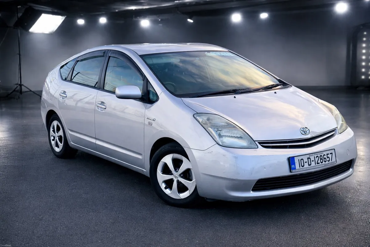 2010 Toyota Prius ONLY 193 kms - Image 2