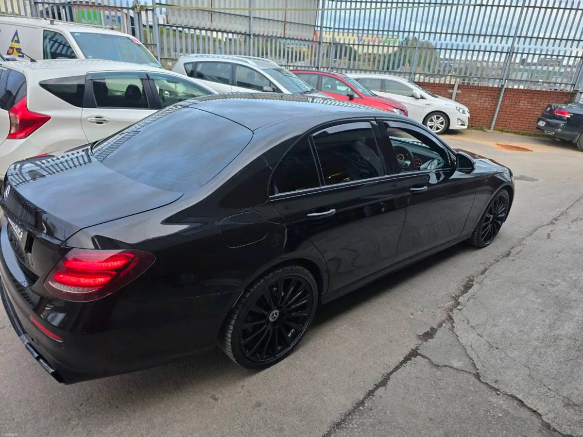 Mercedes-Benz E220 D AMG AUTO 2017 - Image 4