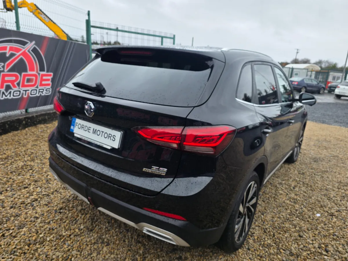 MG ZS 2025 Petrol /Hybrid - Image 4