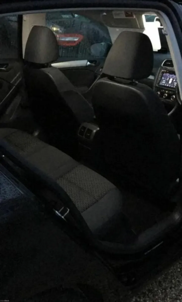 VW Golf 1.6L TDi *MUST BE SOLD* - Image 4