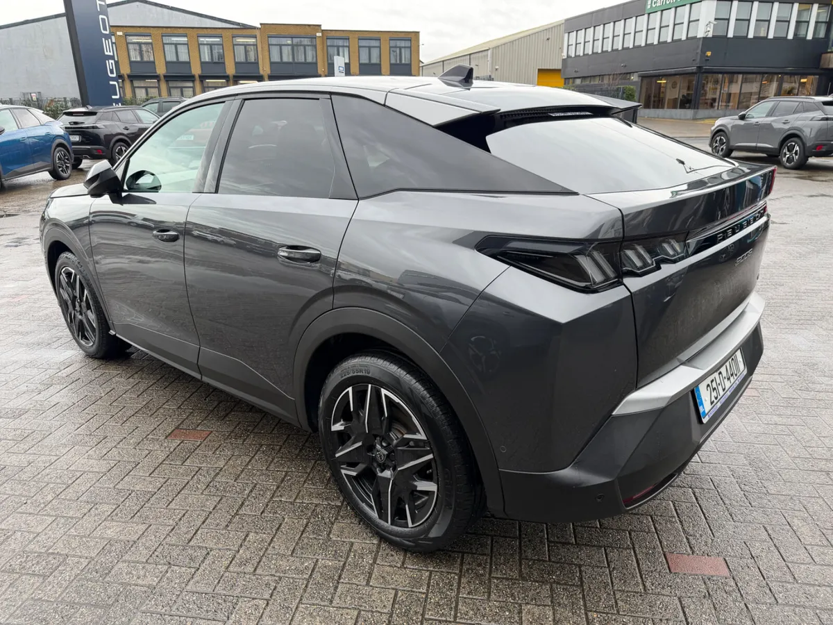 2025 Peugeot 3008 Allure Hybrid - Image 6