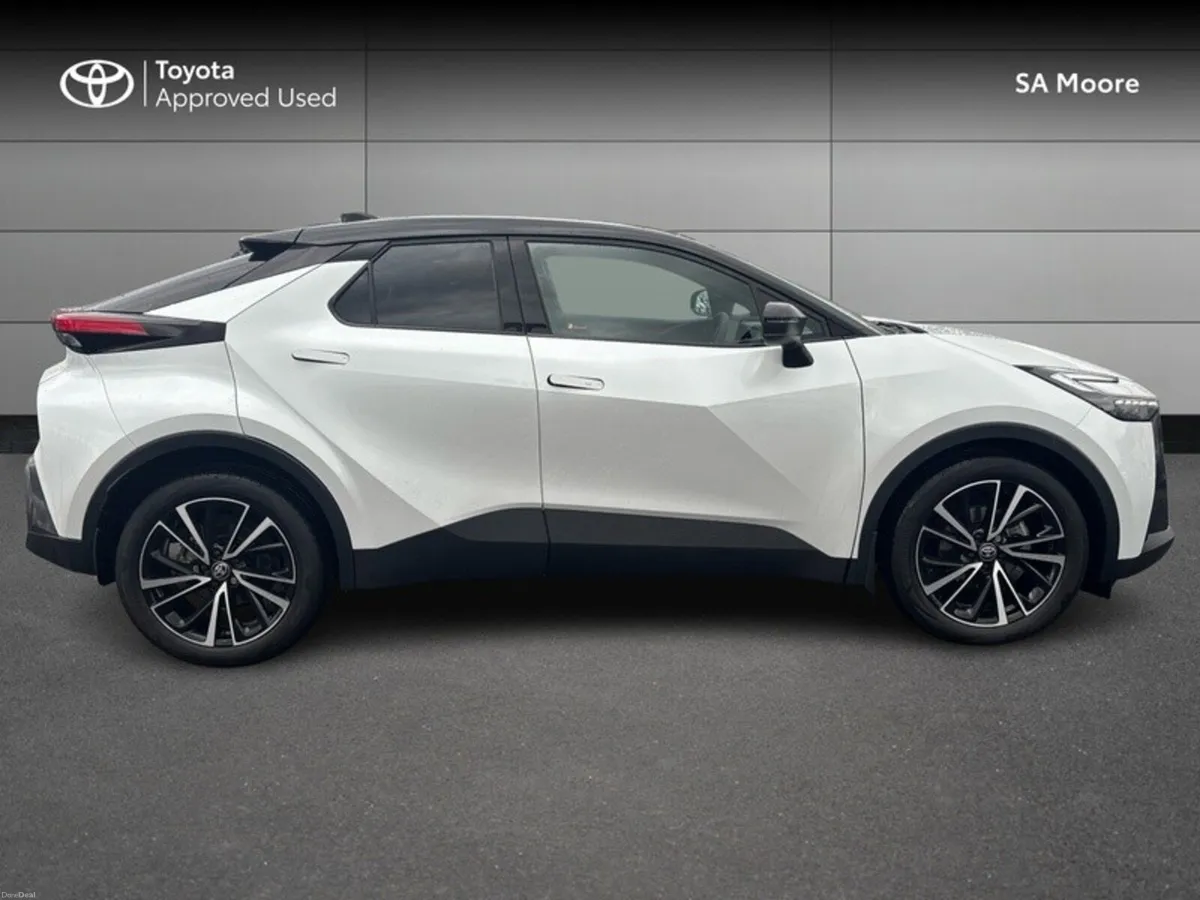 Toyota C-HR HYBRID SOL - Image 3