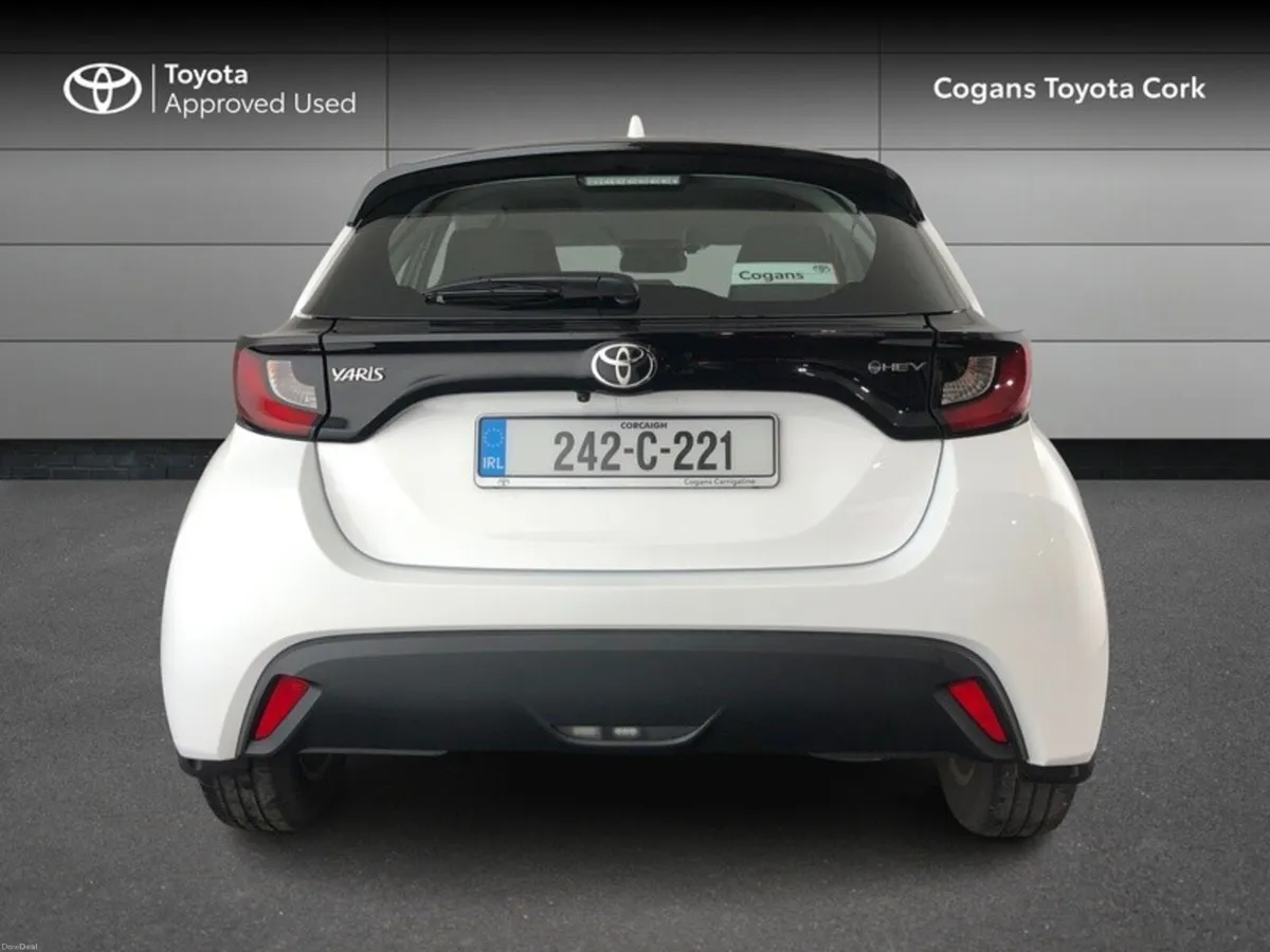 Toyota Yaris Yaris Hybrid 115 Luna - Image 4