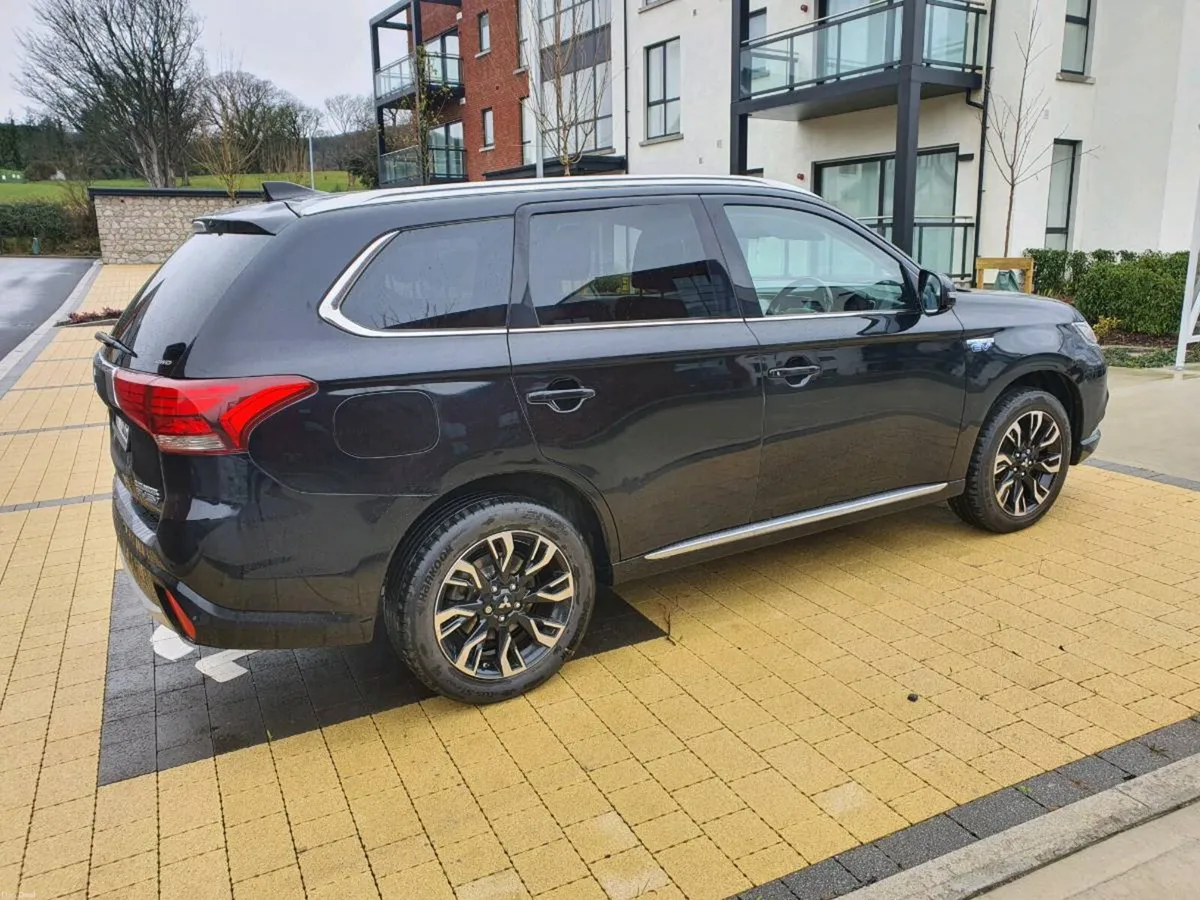 2016 Mitsubishi Outlander PHEV NCT 11/26 - Image 3