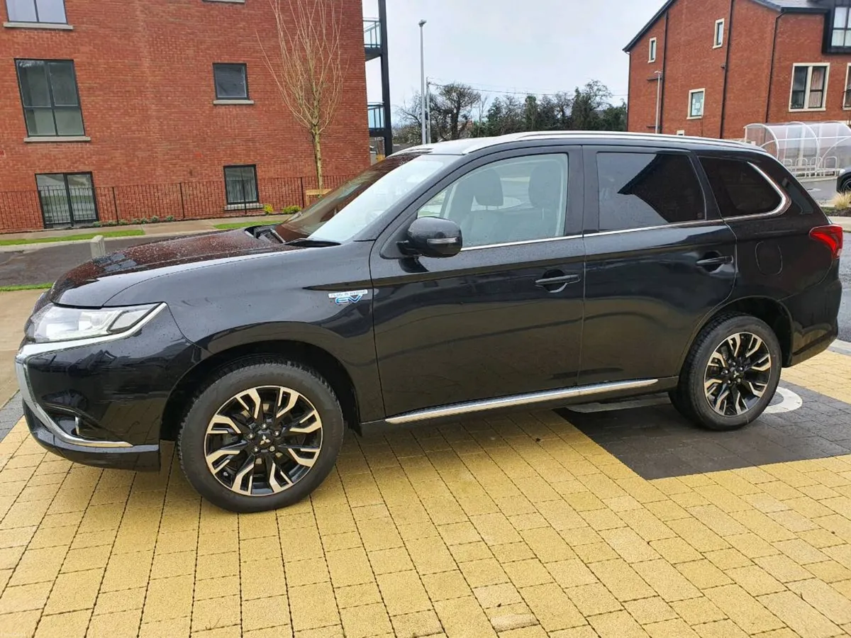 2016 Mitsubishi Outlander PHEV NCT 11/26 - Image 4