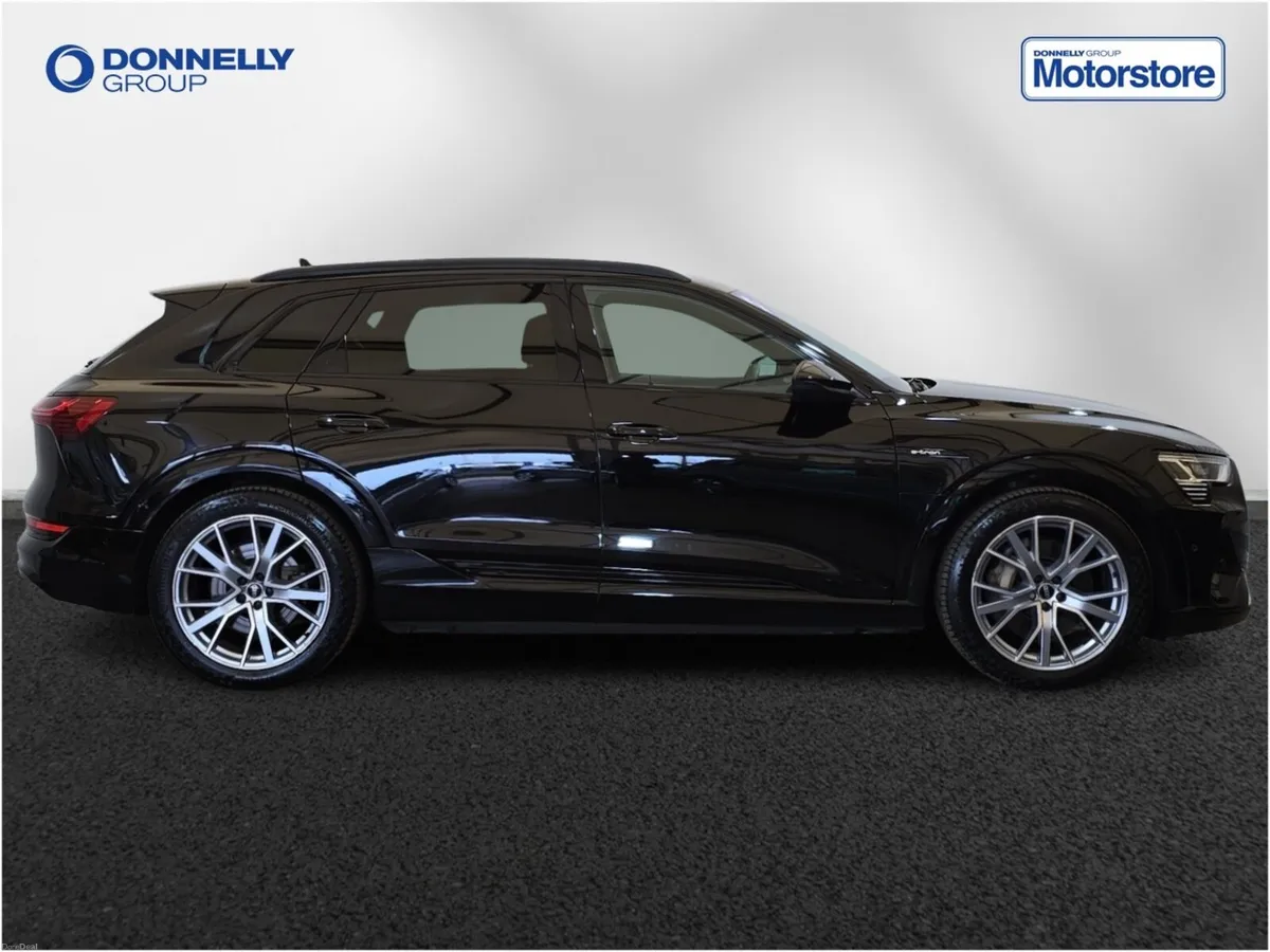 Audi E-tron Estate Black Edition - Image 3